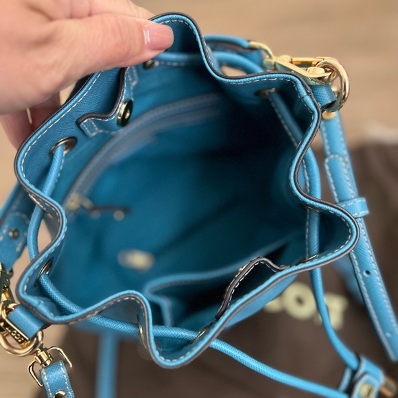 Jill Scott Leather Bucket Bag with crossbody strap - Picture 4 of 6